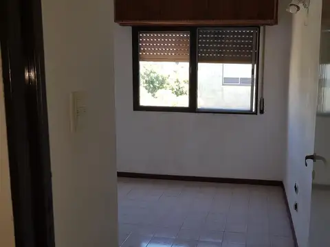 Departamento de 3 ambientes en Complejo Petroleros