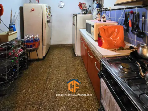 Casa en Venta con 3 cocheras