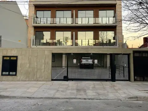 DEPARTAMENTOS DE 2 Y 3 AMBIENTES. RAMOS MEJIA