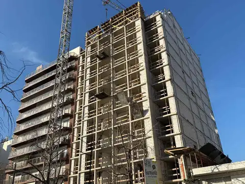 Venta monoambiente con patio Parque Rodo