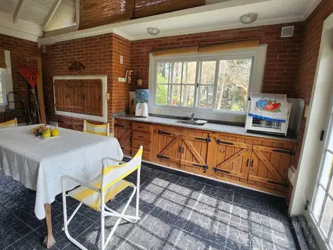 Casa 5 ambientes con 2 baños