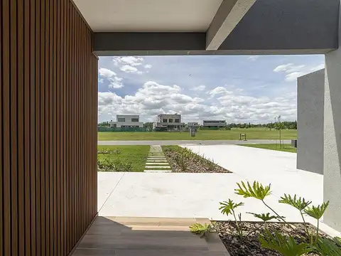 Casa en Venta en Tristan Suarez, USD 368.600