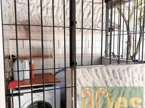 Depto Tipo Casa en Venta con 2 cocheras