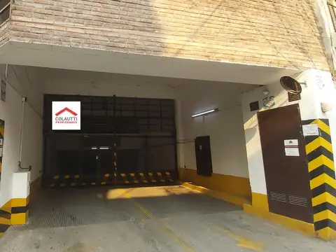 Cochera Techada. Paraguay 400. Centro. Porton Automatico. OPORTUNIDAD