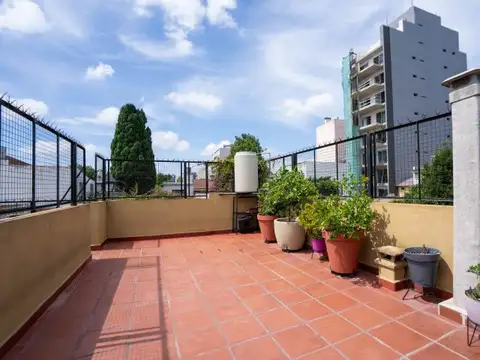 Venta - PH en Villa del Parque. Patio. Terraza.