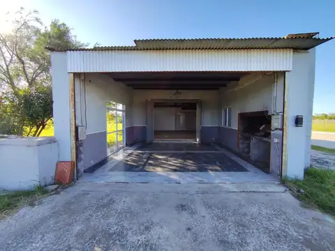 Galpón c/ oficinas y v/ dependencias en Parque Industrial