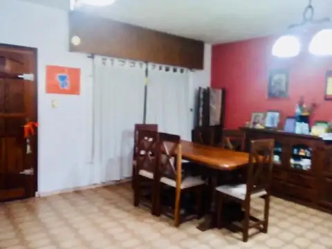 Casa en Venta en Castelar, USD 130.000