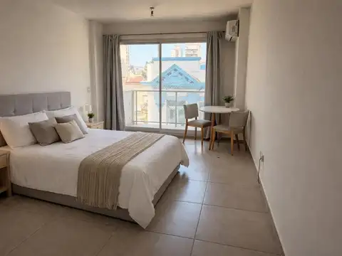 Venta amplio monoambiente con balcón y amenities