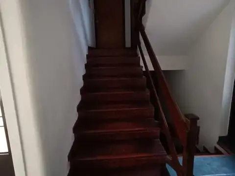 DEPARTAMENTO 2do PISO POR ESCALERA