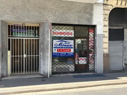 Local a la calle con sotano. Uruguay Nº 75.-