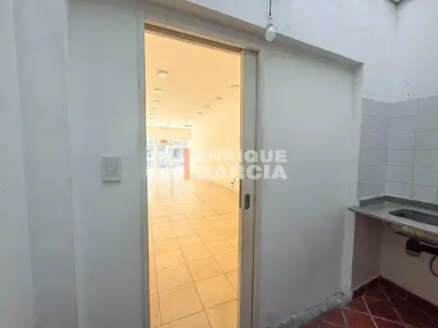TRIUNVIRATO 4030 - LOCAL COMERCIAL EN PLANTA BAJA