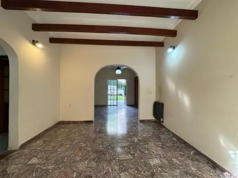 Casa 4 ambientes con 1 baño
