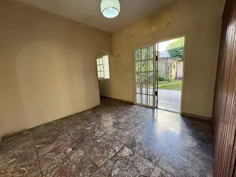 CASA EN VILLA SARMIENTO. VENTA