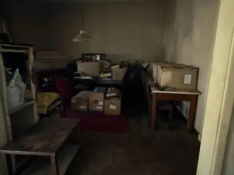 CASA  A RECICLAR  3 DORMITORIOS - C/ JARDIN Y COCHERA