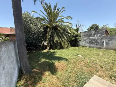 VENTA CASA CON JARDIN Y COCHERA EN MORENO APTO CREDITO