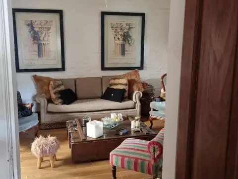 Casa 2 ambientes con 2 baños
