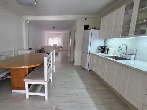 Depto Tipo Casa en Venta con 1 cocheras