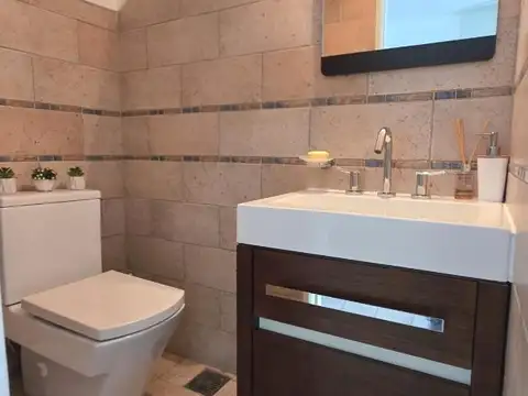 Depto Tipo Casa 6 ambientes con 3 baños