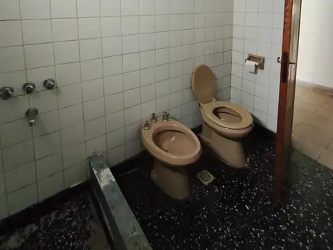 Inmueble con division de 3 unidades funcionales