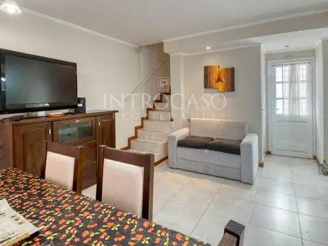 Depto Tipo Casa en Venta con 1 cocheras
