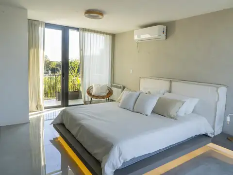 Casa en Alquiler con 1 cochera