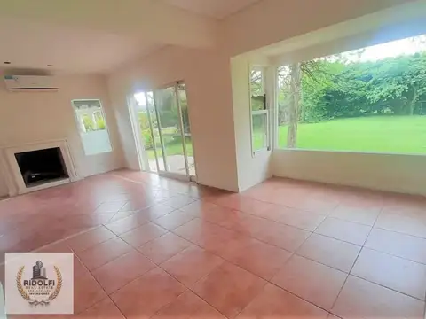 Casa en Venta con 3 cocheras