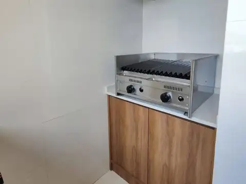 Departamento 4 ambientes a la calle con cochera