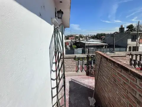Departamento en Alquiler en Gregorio de Laferrere, $ 420.000