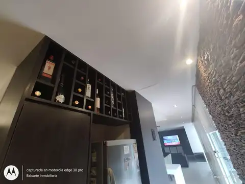 Casa 6 ambientes con 2 baños