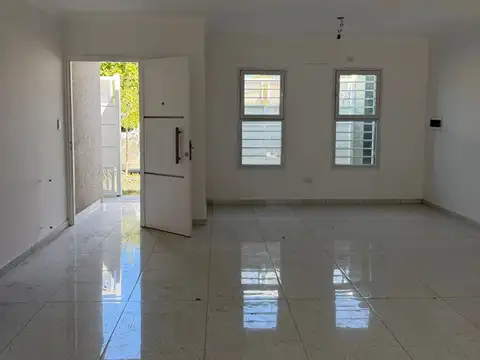 Depto Tipo Casa en Venta de 3 ambientes