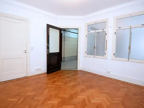 Oficina en  emblemático Edificio Bencich