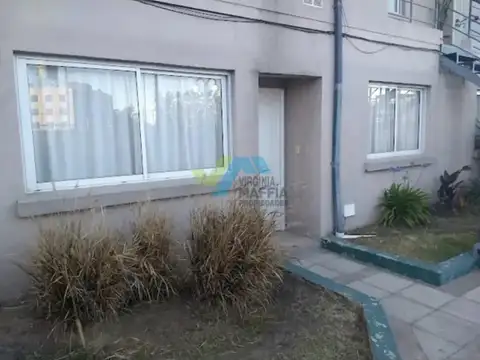 Venta Dept. 3 Amb  Con Patio Y Parrilla. Cochera Subterránea Y Piscina Común.vta c/Renta