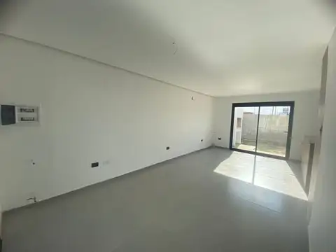 Casa 6 ambientes con 2 baños