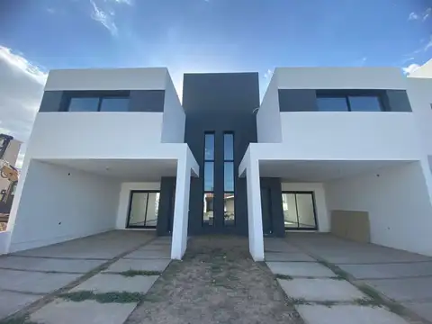 VENTA DUPLEX 3 DORMITORIOS QUEBRADA DE MANANTIALES
