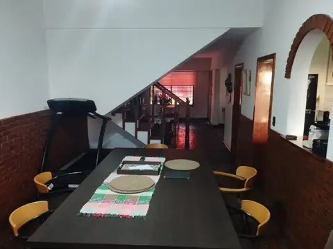 Casa 4 ambientes con 4 baños