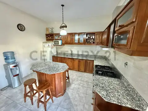 Casa en Venta en Barrio Parque Leloir, USD 125.000