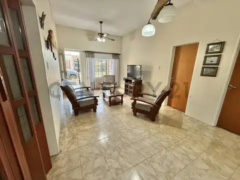 La Pialada 3700, Piso 0