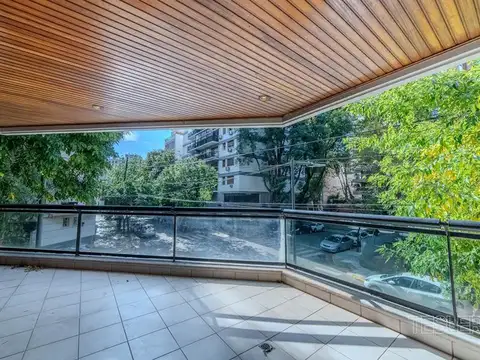 Piso patio propio 3 dormitorios en suite Escritorio Belgrano