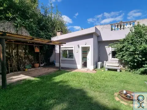 Casa en venta en el Barrio De Vicenzo Chico, Pilar. IMPECABLE ACCESO A PANAMERICANA!