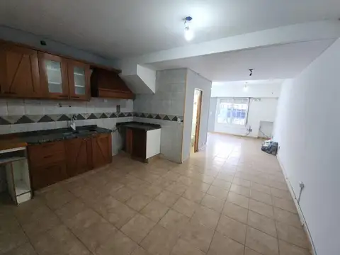 Depto Tipo Casa en Venta con 1 cocheras