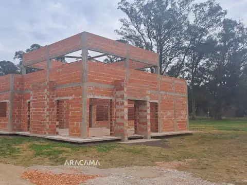 Casa 5 ambientes con 3 baños