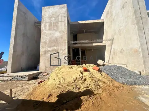 Imponente casa de diseño a la venta en Puentes, Nordelta