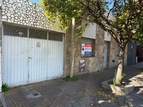VENTA DE CASA A REMODELAR EN SAN NICOLAS DE LOS A.