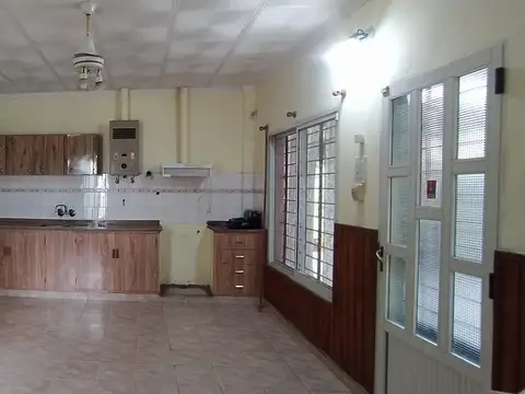 Casa en Alquiler en San Lorenzo, $ 700.000