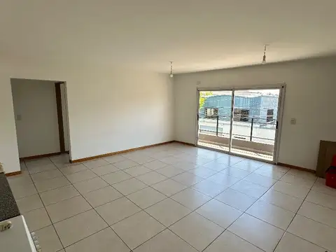 José León Suárez 2200