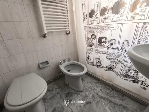 Casa 6 ambientes con 2 baños