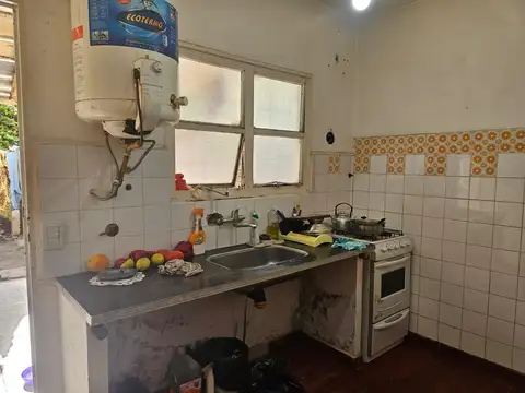 Casa 5 ambientes con 1 baño