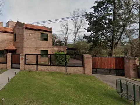 CASA EN VENTA PISCINA QUINCHO CASA DE HUÉSPEDES SAN EDUARDO FISHERTON