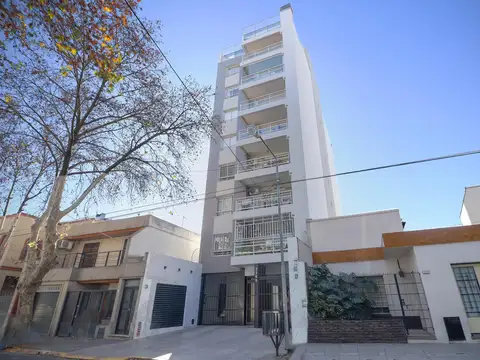 EXCELENTE 3 AMBIENTES CON PARRILLA EN EL CENTRO DE SAN MARTIN