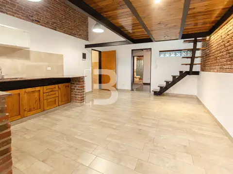 Depto Tipo Casa en Alquiler de 2 dormitorios